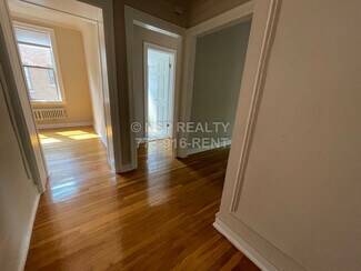 1361 W Estes Ave, Chicago, IL 60626