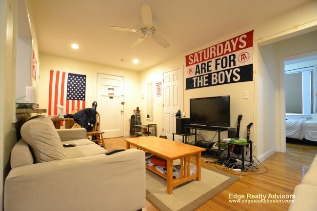 21 Egmont St unit 3, Brookline, MA 02446 - photo 4