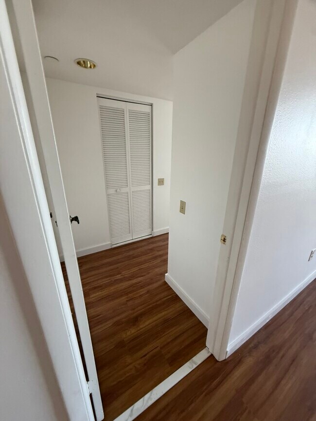 Crystal Bay at Feather Sound unit A603, Clearwater, FL 33762 - photo 3