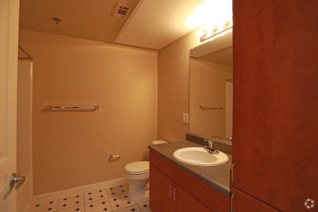 Lincoln Pointe Lofts, Englewood, CO 80112 - photo 3