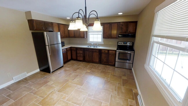 325 S Matthias St, Appleton, WI 54915 - photo 5