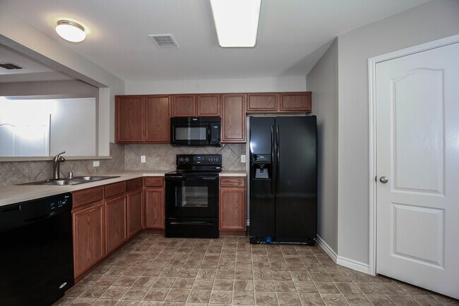 1172 Tomahawk Dr, Dallas, TX 75253 - photo 5