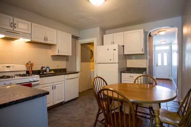 68 Hammond St unit 68, Roxbury Crossing, MA 02120 - photo 4