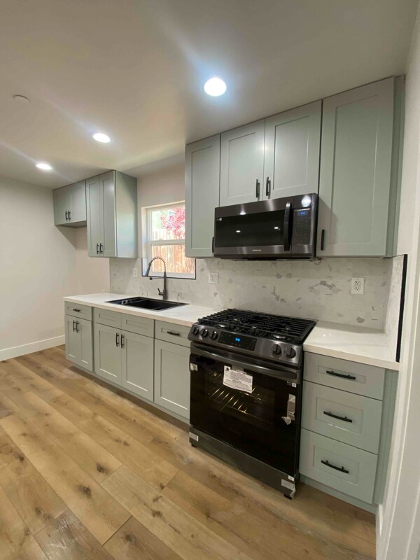 966 Sage Ct, Salinas, CA 93905 - photo 1