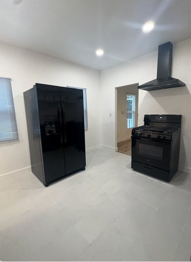 3048 Guirado St unit Back House, Los Angeles, CA 90023 - photo 7