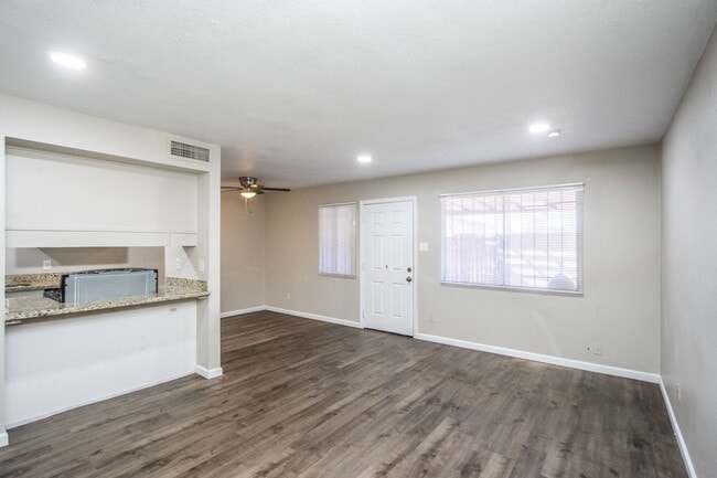 3943 W Reade Ave, Phoenix, AZ 85019 - photo 7