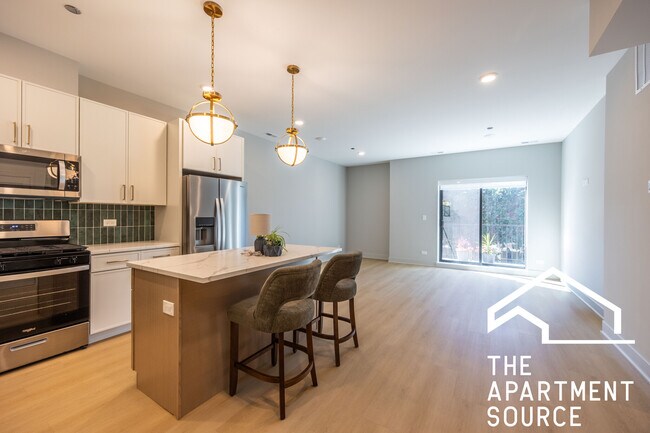 4104 N Sheridan Rd unit 402, Chicago, IL 60613 - photo 4