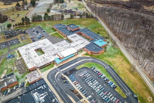 South Side Elementary School receives an overall B- grade from niche.com.