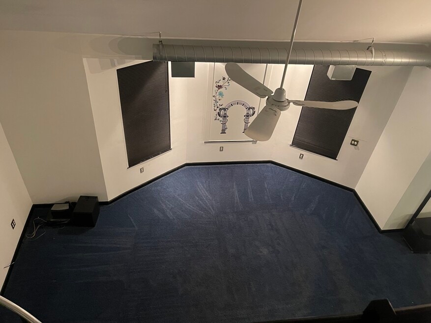 3968 W 8th St unit 3968 w 8th Loft, Cincinnati, OH 45205 - photo 1