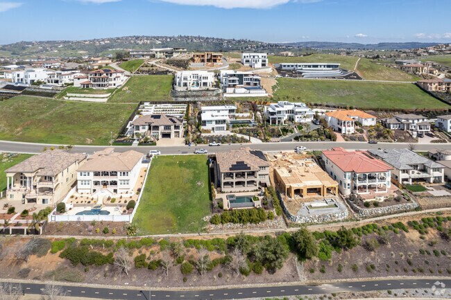 The Folsom hills is full of natural landscapes and luxury homes.