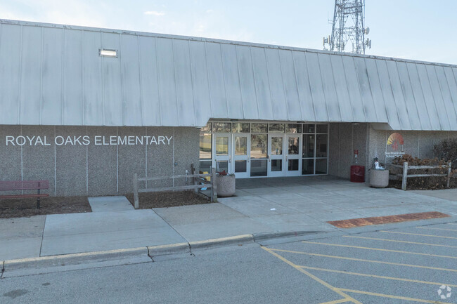Here is the main entrance to Royal Oaks Elementary School.