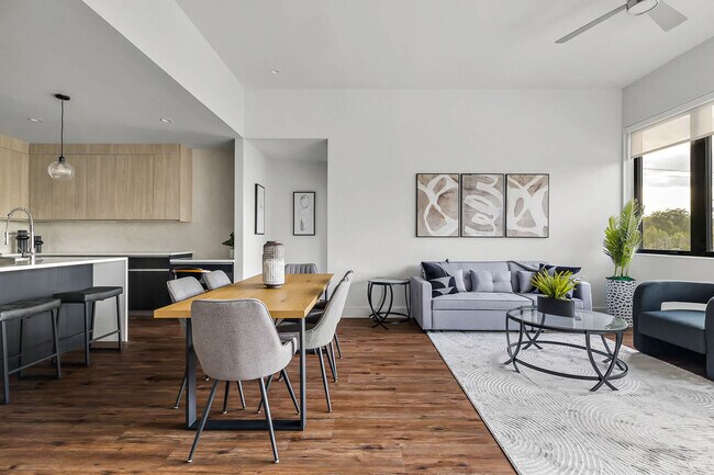 5515 Humming Bird Ln unit ID1244701P, Austin, TX 78745 - photo 6