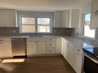 10 Barry St Unit 3, Peabody, MA 01960