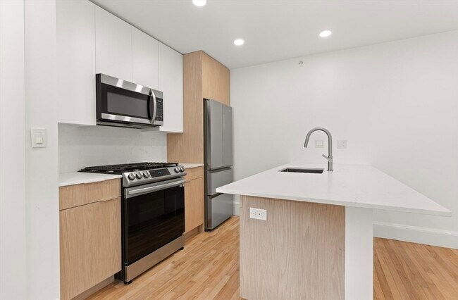 26 Bradlee Rd unit 406, Medford, MA 02155 - photo 3