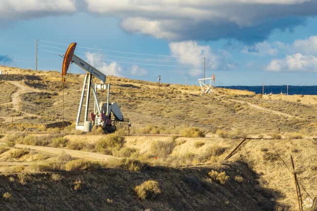 Oil derricks near Ford City highlight the area’s deep roots in California’s petroleum industry.