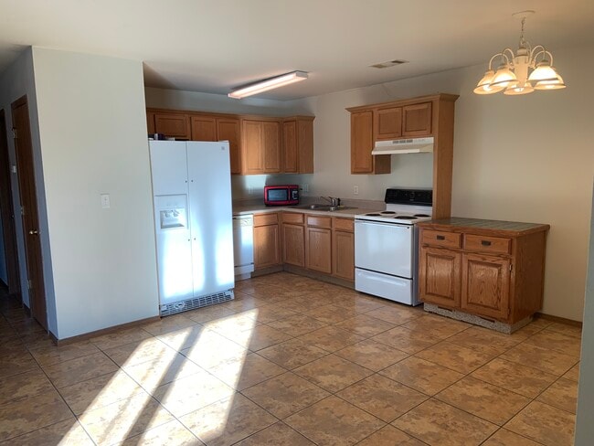 309 E Marietta Ct, Rogers, AR 72758 - photo 3