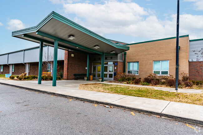 South Oldham Middle School has 815 students in grades 6-8.