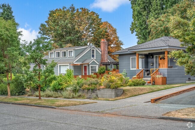 Rows of homes tend to be tucked amongst the foliage in the Roxhill neighborhood.
