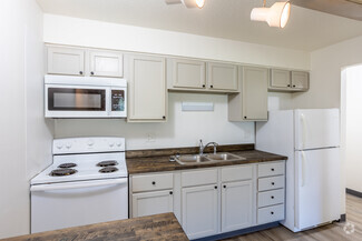 209 Holiday Rd, Coralville, IA 52241