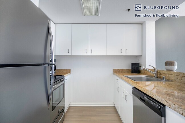 2 Townsend St unit FL8-ID136, San Francisco, CA 94107 - photo 5