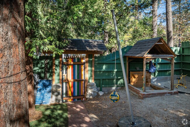 Students can play tetherball at Idyllwild Montessori School.
