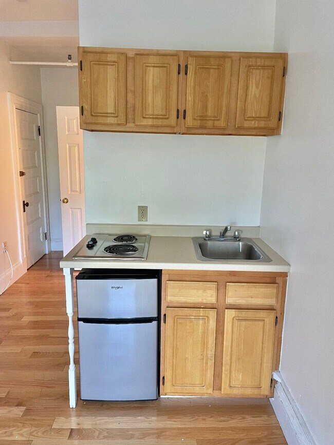 1077 Beacon St unit 9, Brookline, MA 02446 - photo 4