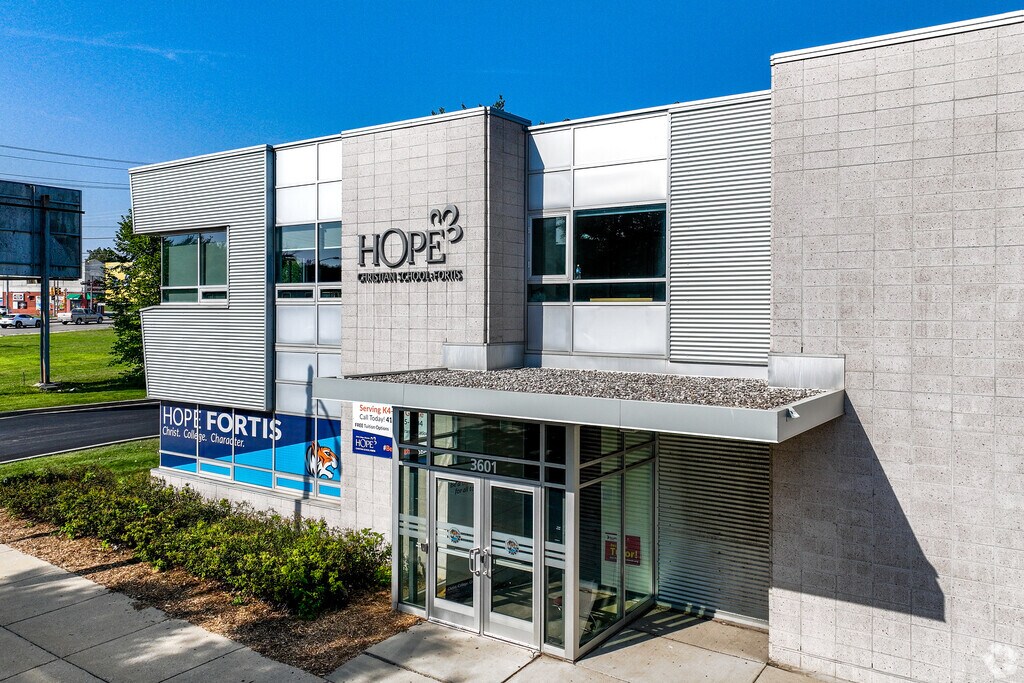 The entry to Hope Christian School - Fortis.