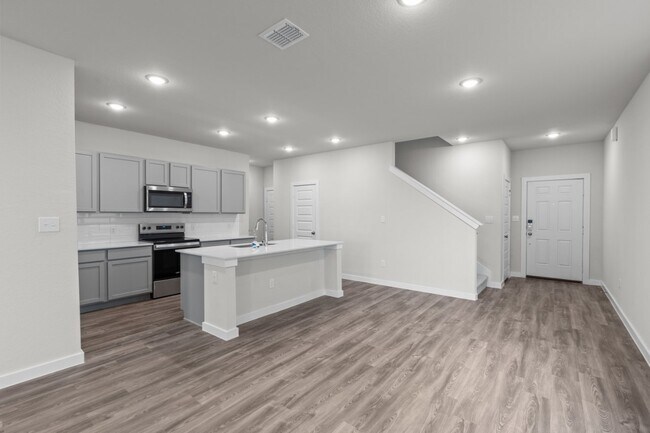 2522 Rambo Dr, San Antonio, TX 78224 - photo 5