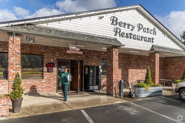 The Berry Patch serves handmade fruit pies and more.