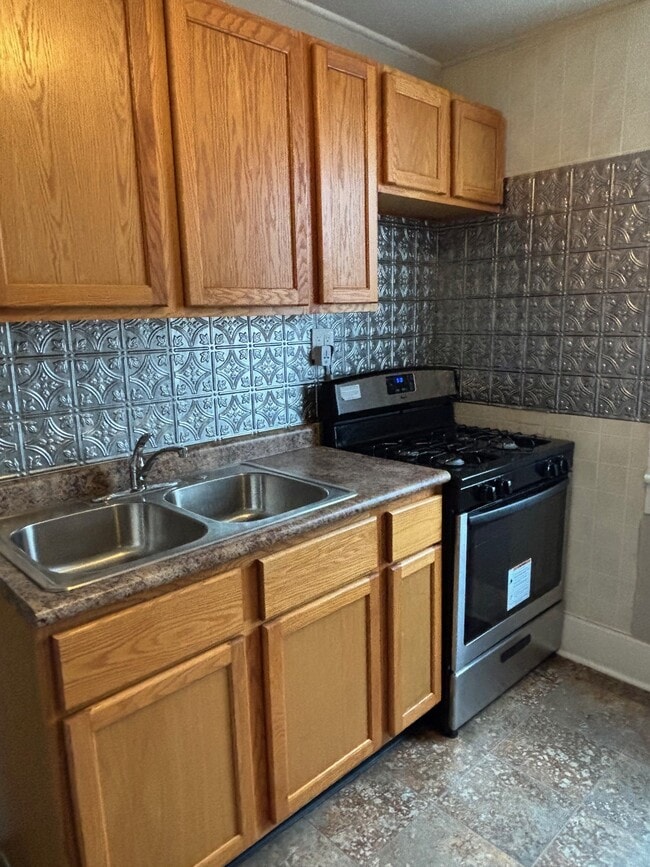 201 W Bradley Ave Unit 2, Champaign, IL 61820