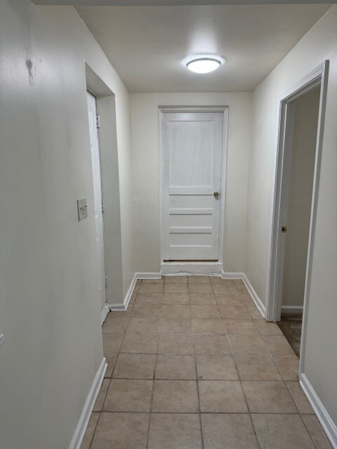 2237 Emerald Castle Dr, Decatur, GA 30035 - photo 4