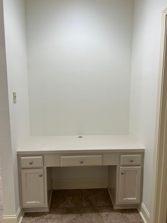 37140 Woodgate Ave, Prairieville, LA 70769 - photo 4