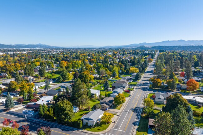 The Opportunity neighborhood offers quick access to the nearby airport.