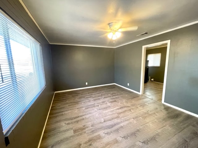 1120 Elm Ave, Waco, TX 76704 - photo 4