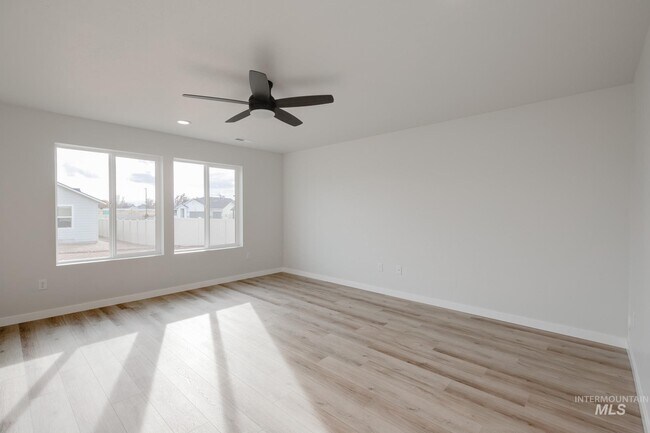 9109 W Violet St, Nampa, ID 83687 - photo 7