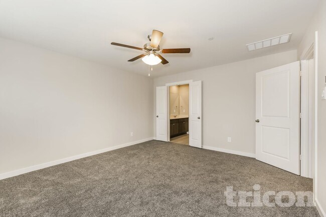 1110 Aylesbury Rd, Saginaw, TX 76179 - photo 5