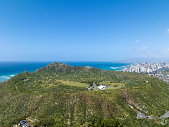 Diamond Head-Kapahulu-St Louis
is home to the historic Diamond Head crater and peaks.