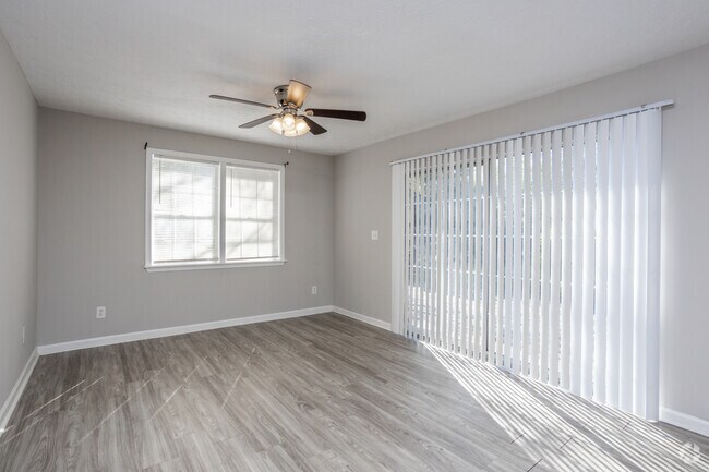 1BR, 1BA - 600SF - Living Room
