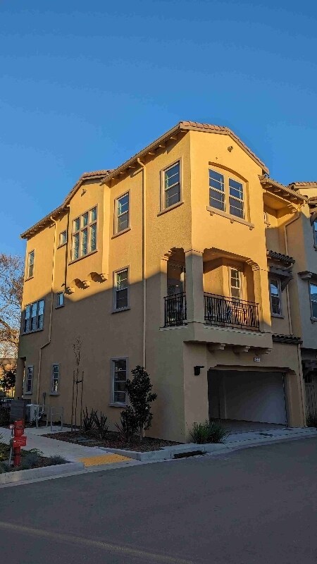 1343 W Middlefield Rd, Mountain View, CA 94043 - photo 2