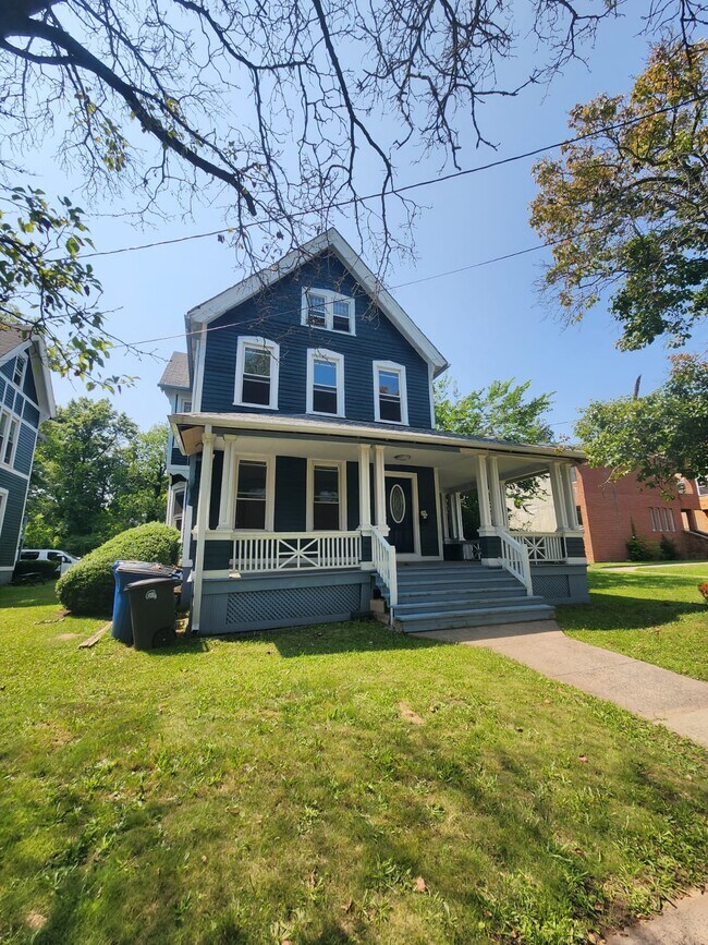 286 Norton St, New Haven, CT 06511