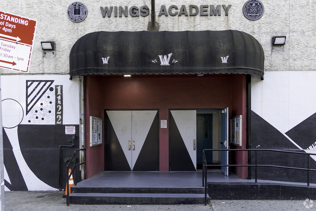 Wings Academy has 257 students in grades 9-12 with a student-teacher ratio of 9 to 1.