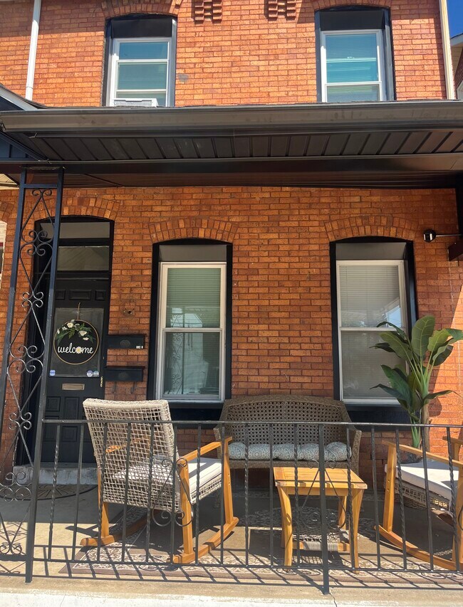 127-1 W 4th St Unit 2, Bridgeport, PA 19405