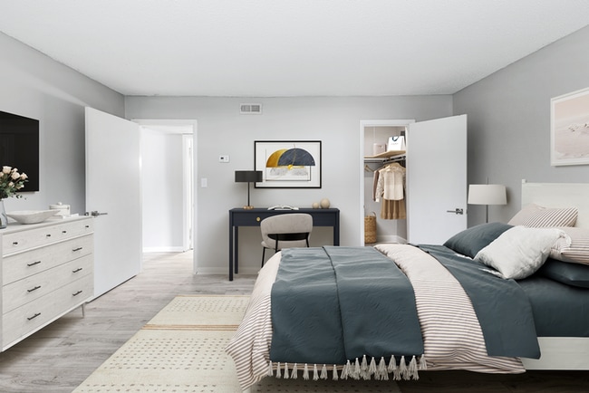 Elliot Roswell Apartments