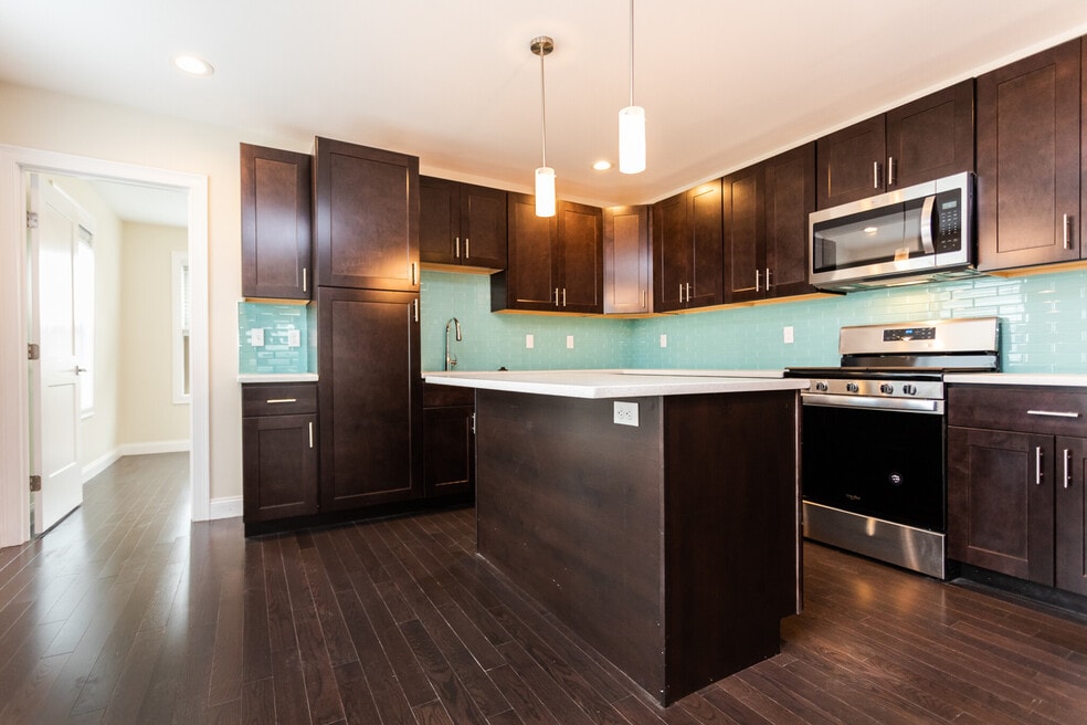 476 Fulton St unit 476, Medford, MA 02155 - photo 1