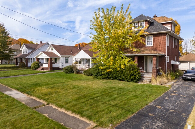 The architectural styles in Lansingville are pleasing to the eye.