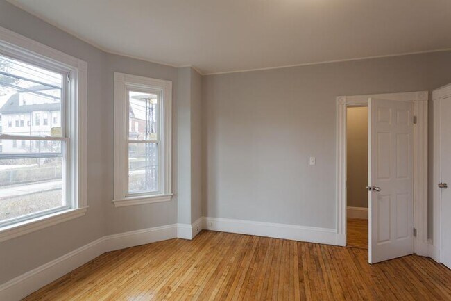 38 Cherry St unit 1, Somerville, MA 02144 - photo 5
