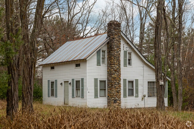 Homes in Day typically sell for a reasonable range between $200,000 to $400,000.