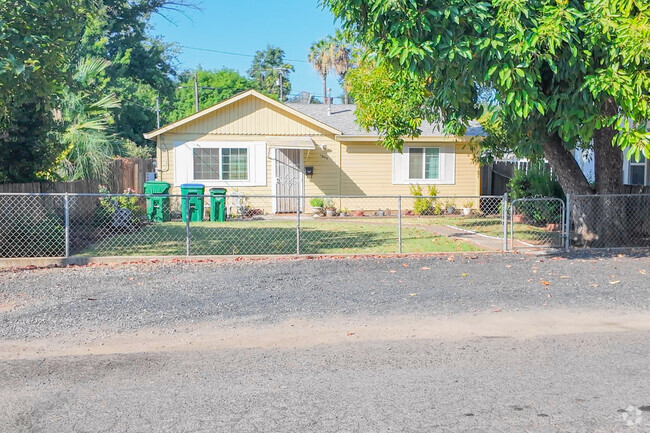 There are charming residences in the Chapman Chico neighborhood in Chico, California.