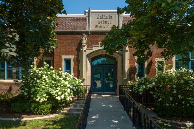 Baldwin Elementary School is a part of the Rochester Community School District in Oakland.