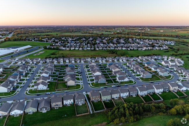 There are 753 homes in the Greendale neighborhood.